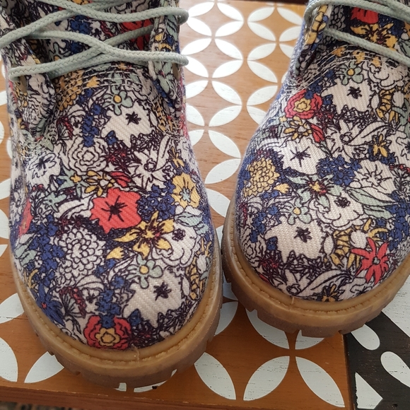 Floral Timberland size 37 - Picture 2 of 8